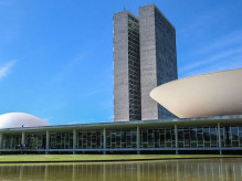 Medida Provisória destina R$ 13,3 bi para setor agropecuário e Desenrola Adimplentes