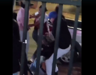 VÍDEO: Briga termina com bala de borracha e spray de pimenta em conveniência