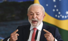 Atitude irresponsável, diz Lula após revogação de visto de embaixadora
