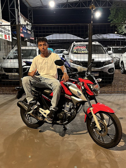 Motociclista de 19 anos morre após bater na traseira de caminhão em avenida de Dourados