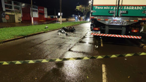Motociclista de 19 anos morre após bater na traseira de caminhão em avenida de Dourados