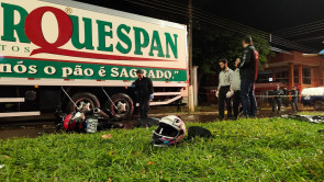 Motociclista de 19 anos morre após bater na traseira de caminhão em avenida de Dourados