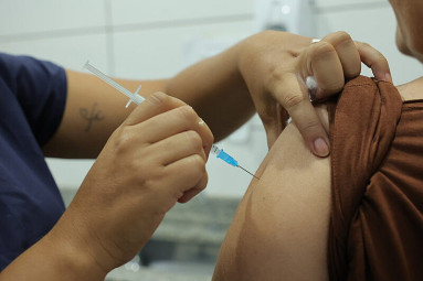 PAM atende até as 17h deste sábado para atualizar vacinação em Dourados