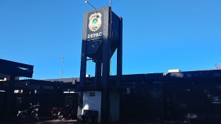 Discussão termina com porta de vidro quebrada e 3 conduzidos à Depac
