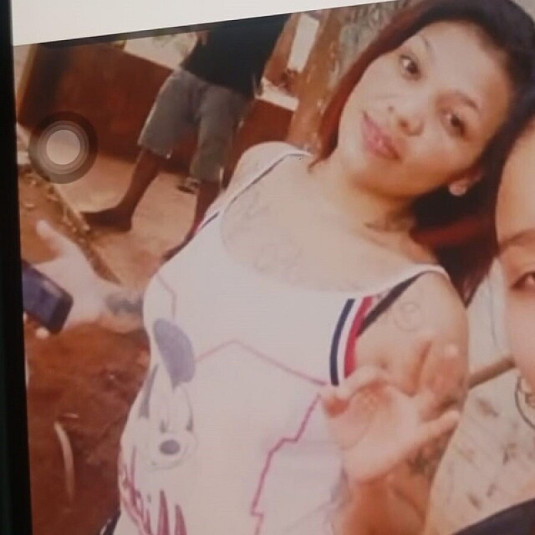 Três dias após revogar medida protetiva, mulher é assassinada a golpes de foice