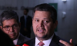 Alcolumbre envia PEC do fim da escala 6x1 para CCJ do Senado