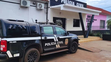 Homem é levado à delegacia após ser acusado de estuprar a enteada de 12 anos
