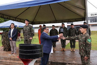 Antes de chegar à Praça Antônio João, Chama da Pátria foi acesa na 4ª Brigada