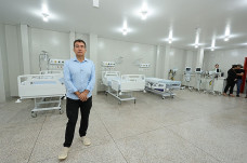 Marçal Filho visita área vemelha do Hospital da Vida após reforma