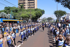 Cerca de 30 mil pessoas acompanham desfile cívico-militar de 7 de Setembro