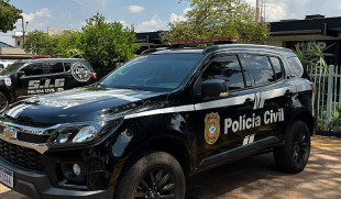 Suspeito de furtar escola tenta tomar arma de policiais e acaba baleado