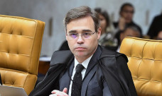 Mendonça cita risco às investigações com dados de celular de Vorcaro