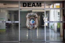 Assistente comercial denuncia estupro após corrida de aplicativo