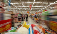Bolsa Família é reajustado em 15%; medida vale a partir de outubro