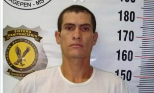 Homem é morto com 2 tiros após atacar motociclista com faca na Capital