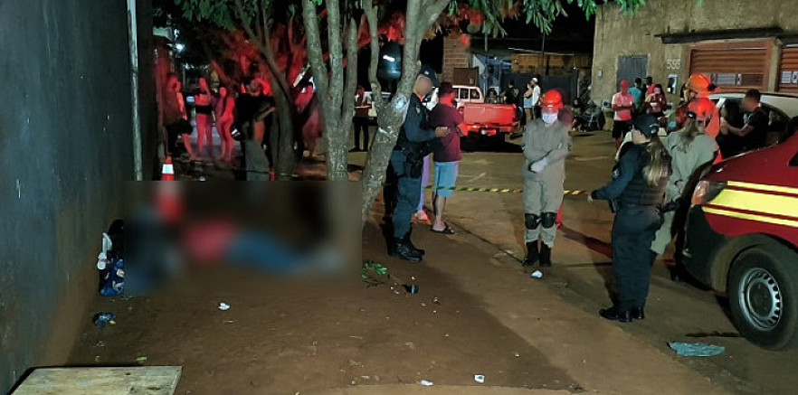 Homem é executado com 2 tiros na cabeça por dupla em moto na Vila Cachoeirinha
