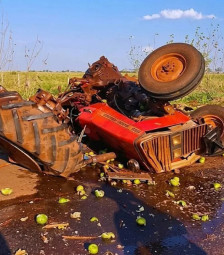 Carreta bate em trator e mata mulher entre Sidrolândia e Dois Irmãos do Buriti