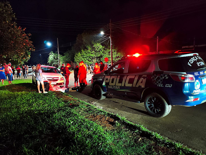 Homem é morto com mais de 5 tiros por dupla em motocicleta
