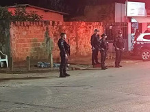 Adolescente é executado a tiros em esquina de praça