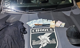Suspeito confessa roubo a farmácia após ser flagrado trocando de roupa