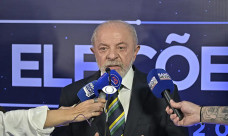 Com dívida de trilhões, Brasil escolhe Lula para mais 4 anos