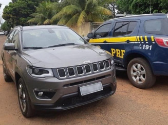 Jeep Compass seria entregue para criminosos na região de fronteira. (Foto: Divulgação/PRF)