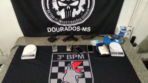 SIG e PM cumprem mandado de busca da Vila Cachoeirinha e albergado é preso por tráfico de droga