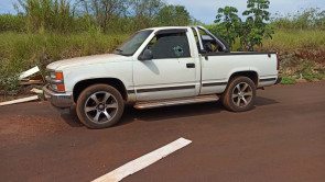 Homem é assassinado com vários tiros de pistola dentro de caminhonete em Dourados