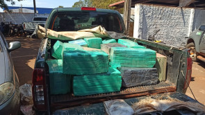 Defron prende 4 homens após 'estourar' deposito de droga em Paranhos