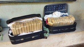 Garotas de programa são presas com maconha em Dourados