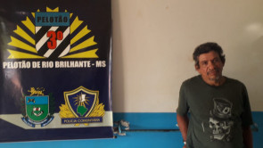 Após ameaças, homem é morto com 5 facadas e PM prende acusado fugindo de bicicleta