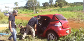 Colisão entre carreta e carro mata jovem em Maracaju