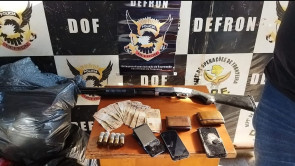 Defron apreende 350kg de maconha, espingarda e dinheiro em Ponta Porã; 3 são presos