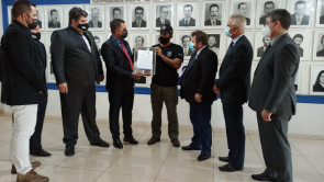 Delegado Rodolfo Daltro recebe moção na Câmara pelos trabalhos no SIG