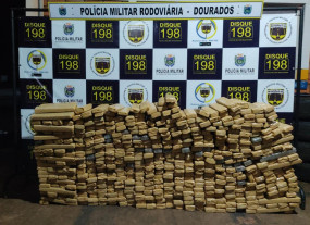 Após perseguição, carro é abandonado com quase 500kg de maconha em Dourados