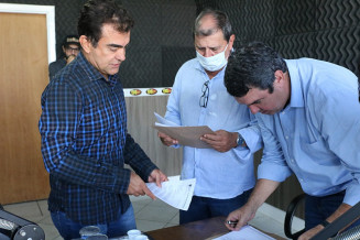 Reunião entre deputado Marçal, vereadores, prefeito e presidente da Sanesul