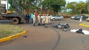 Acidente entre moto e caminhão mata jovem de 22 anos em Dourados