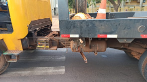 Acidente entre moto e caminhão mata jovem de 22 anos em Dourados