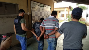 Dupla é presa pela Defron próximo da Usina São Fernando com 287 quilos de maconha