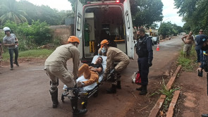 Após provocar vários acidentes, jovem tenta se esconder com carro em baixo de ponte em Dourados