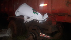 Veículo da secretaria de saúde pega fogo após bater em caminhão e quatro mulheres morrem carbonizadas