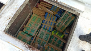 PMR apreende caminhão de ração com 8 toneladas de maconha em Dourados