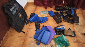 Defron apreende 76 tabletes de pasta base de cocaína no Campo Dourado