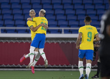 Atacante marcou os três primeiros gols no triunfo por 4 a 2; Foto: Lucas Figueiredo/CBF