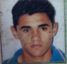 Pedreiro morre depois de bater moto contra uma árvore em Dourados