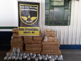 Traficante e ‘batedores’ são presos com mais de 380 quilos de maconha e skank