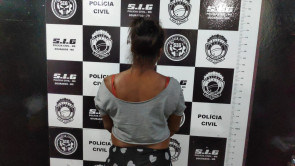 SIG prende mulher que vendia drogas até no cartão de crédito e débito