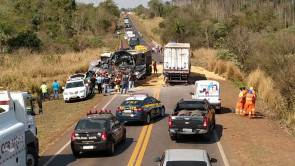 Acidente envolvendo 4 carretas deixa uma pessoa morta e outra gravemente ferida entre Dourados e Caarapó
