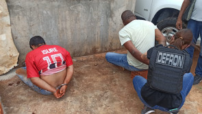 Defron prende dupla com quase 2 toneladas de drogas em Dourados