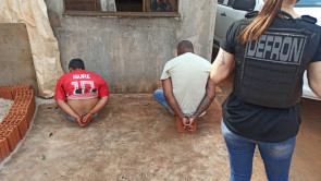 Defron prende dupla com quase 2 toneladas de drogas em Dourados